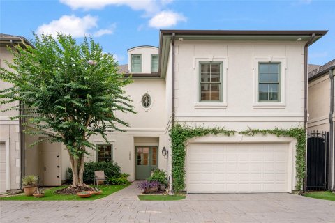 1235 Wynden Oaks Garden Drive